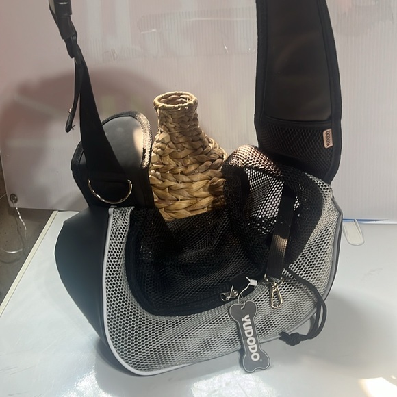 Yudodo Pet Carrier-New with Tags, Size small in black and grey - Picture 4 of 5